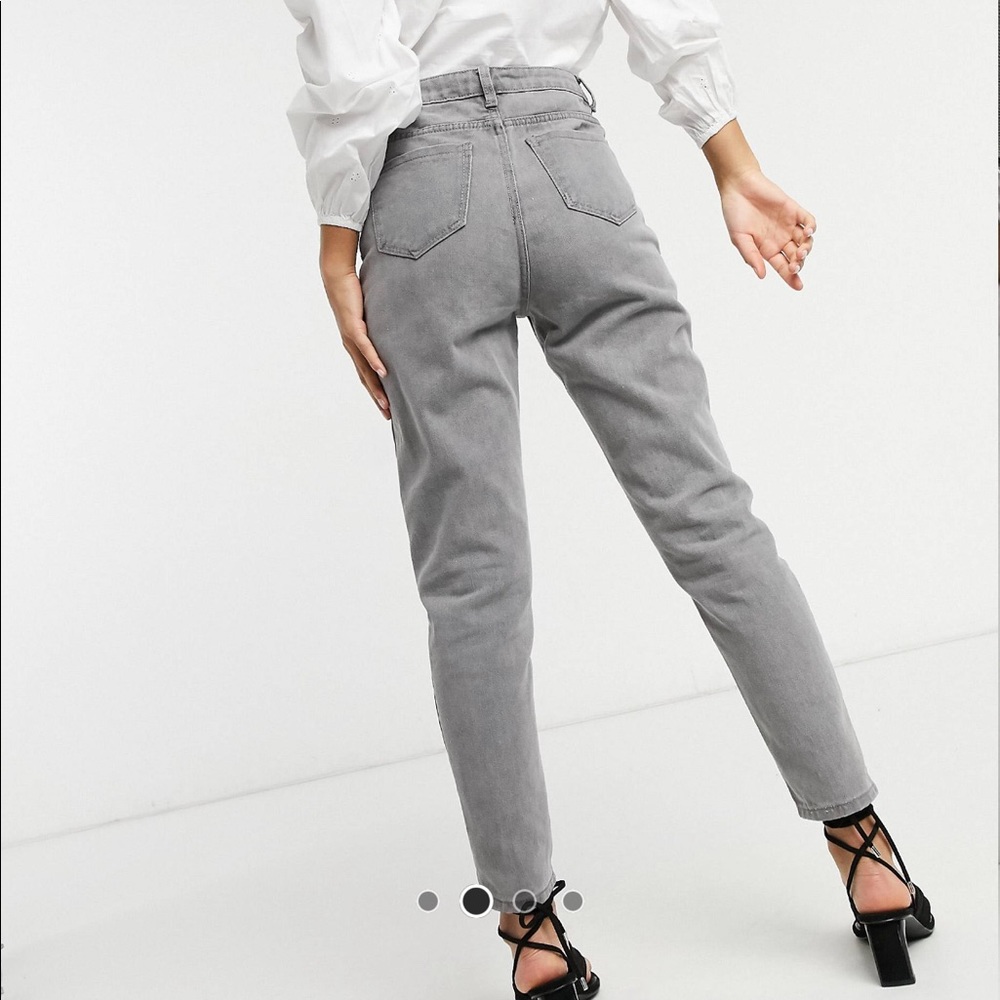 ✨HOST PICK✨ In The Style x Jac Jossa Mom Jeans 🌚 - Picture 2 of 4
